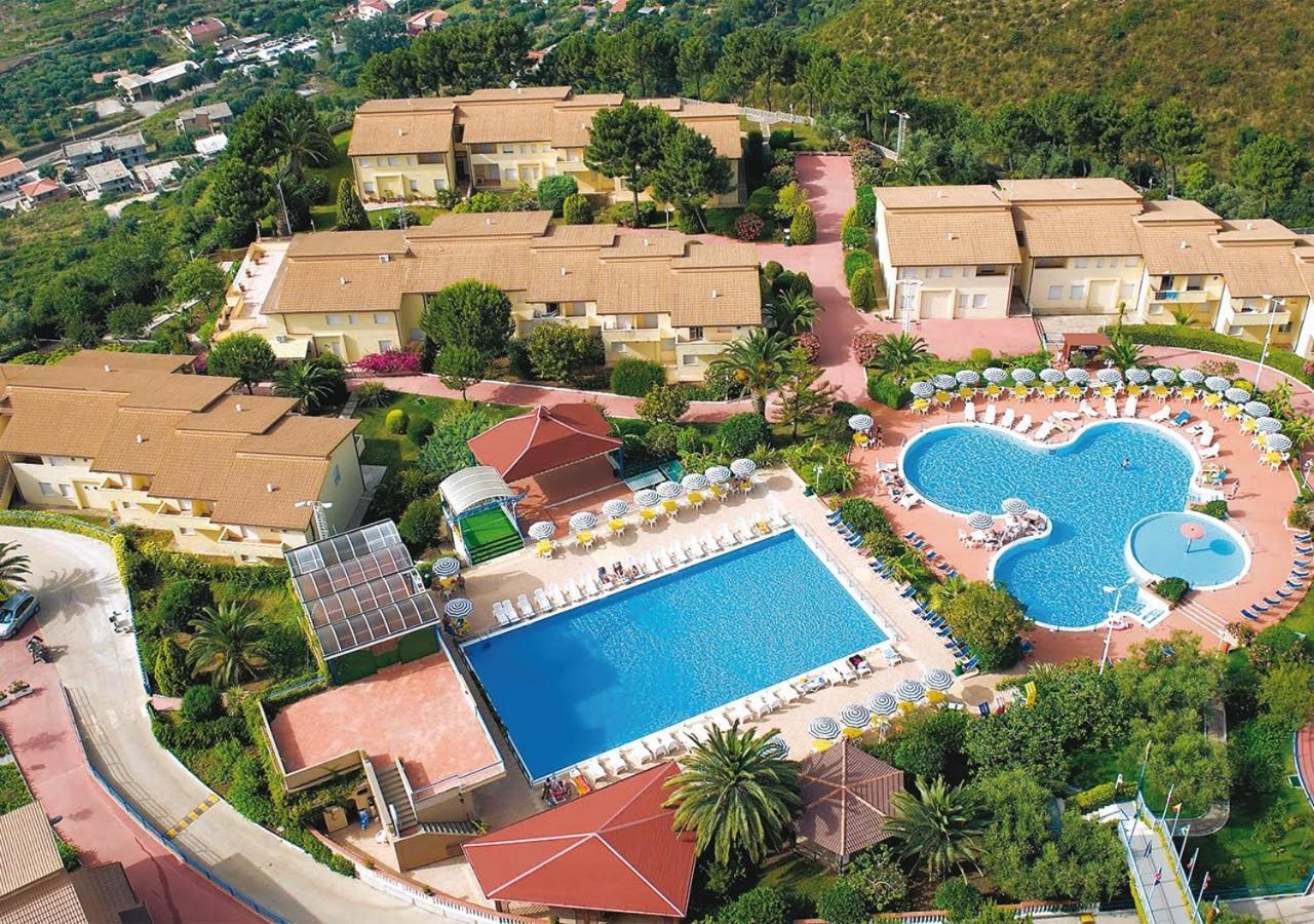 La Pace Village Residence Club Tropea Buitenkant foto